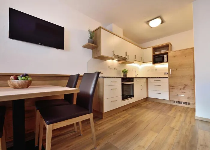 Garni Monte كارتياسش