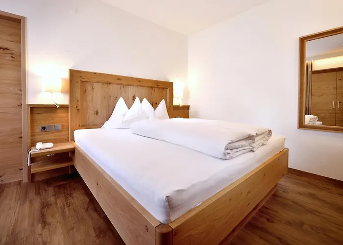 Garni Monte كارتياسش